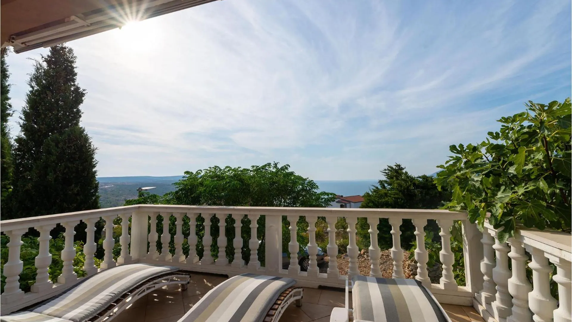 Amazing Apartment In Rovanjska - Jasenice