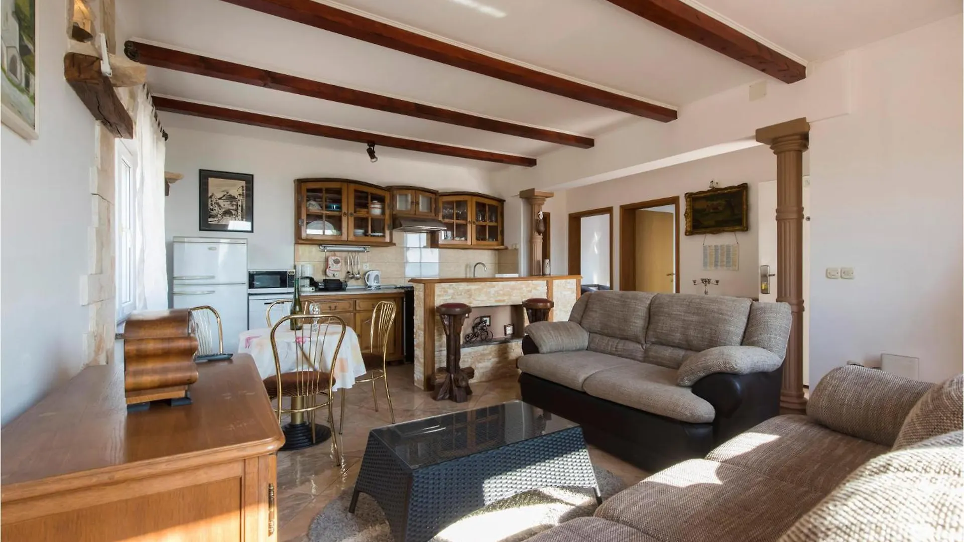Amazing Apartment In Rovanjska - Jasenice